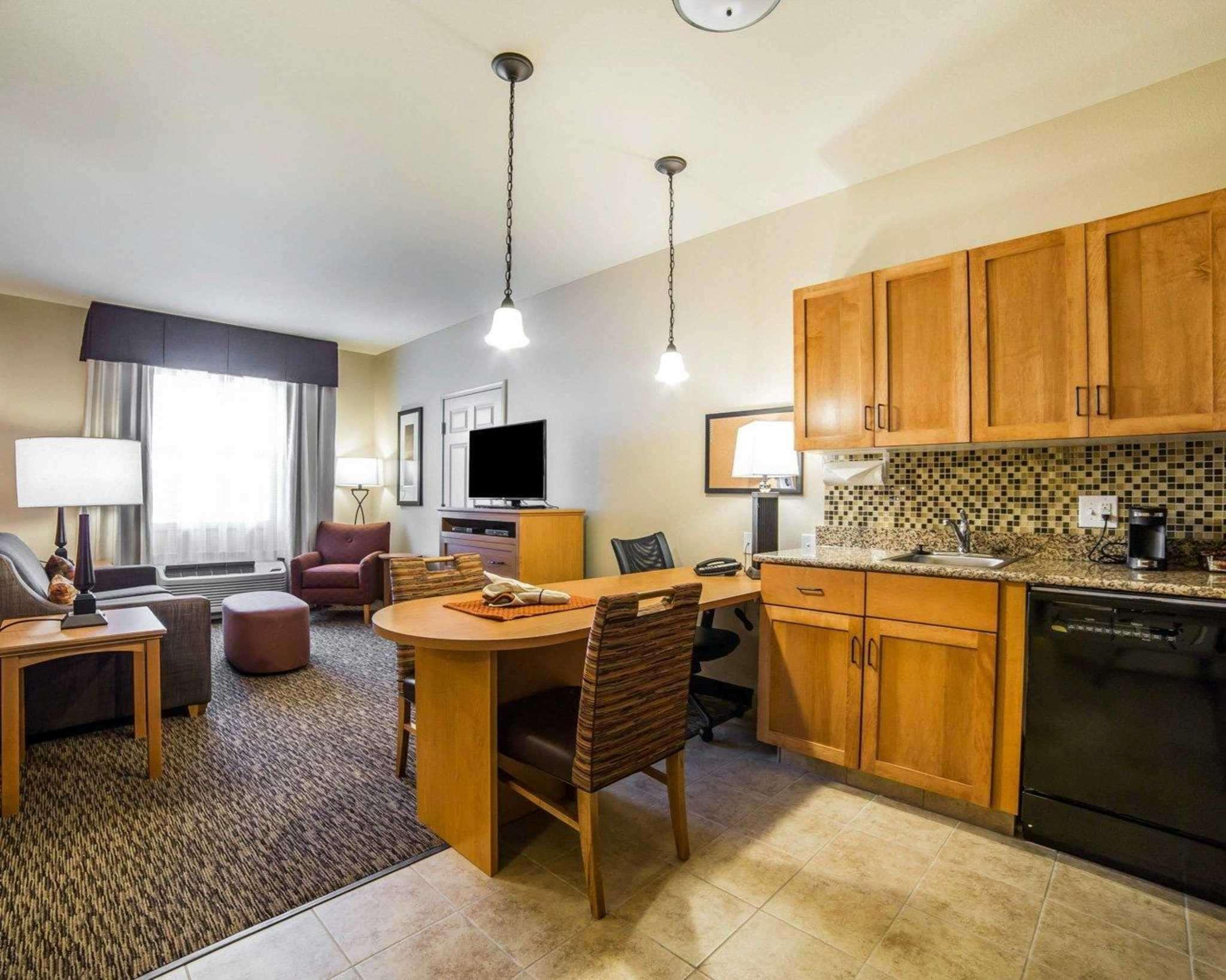Mainstay Suites Sidney - Medical Center Buitenkant foto