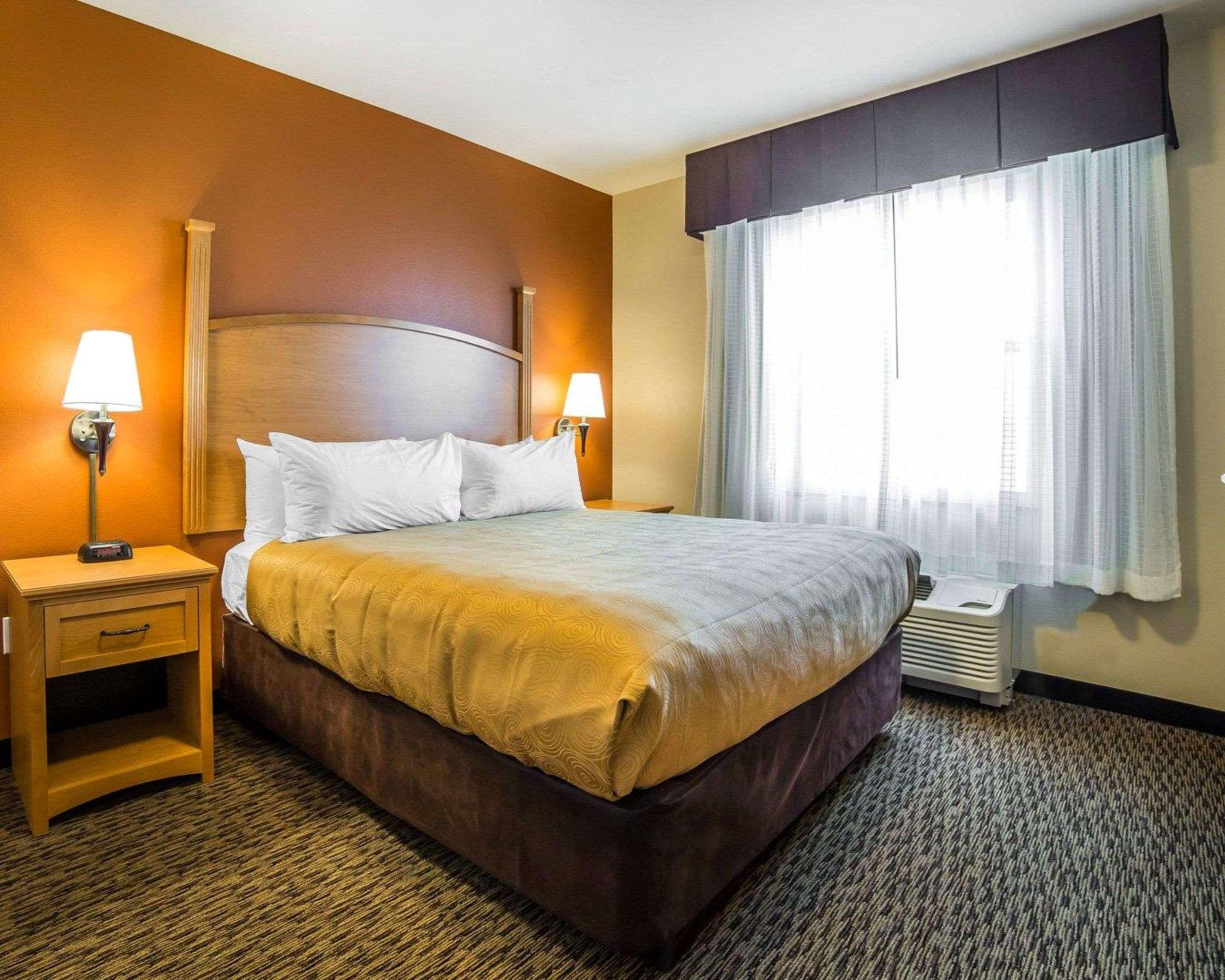 Mainstay Suites Sidney - Medical Center Buitenkant foto