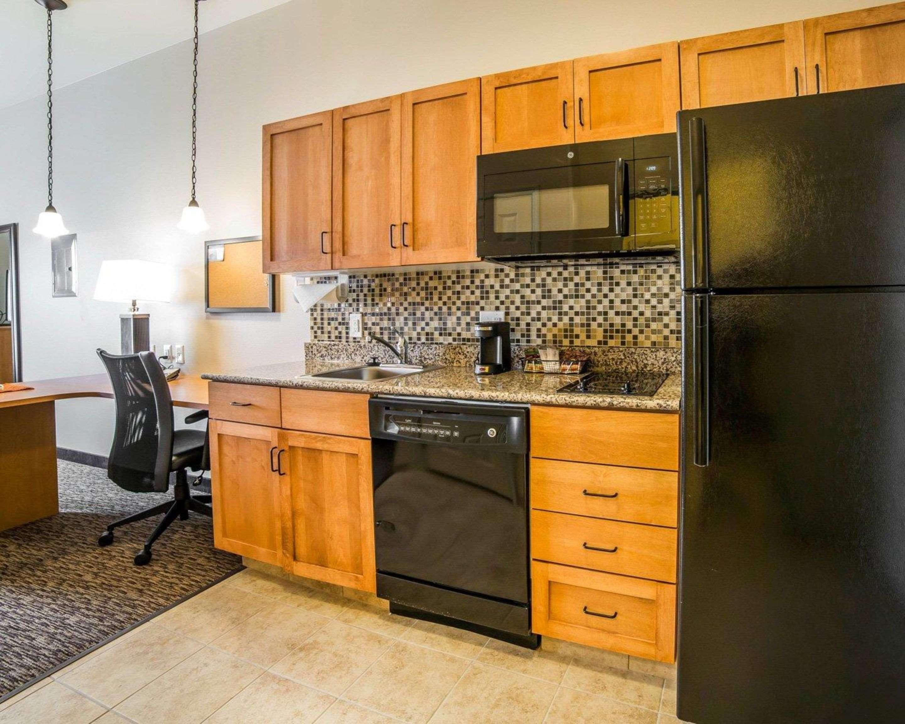 Mainstay Suites Sidney - Medical Center Buitenkant foto