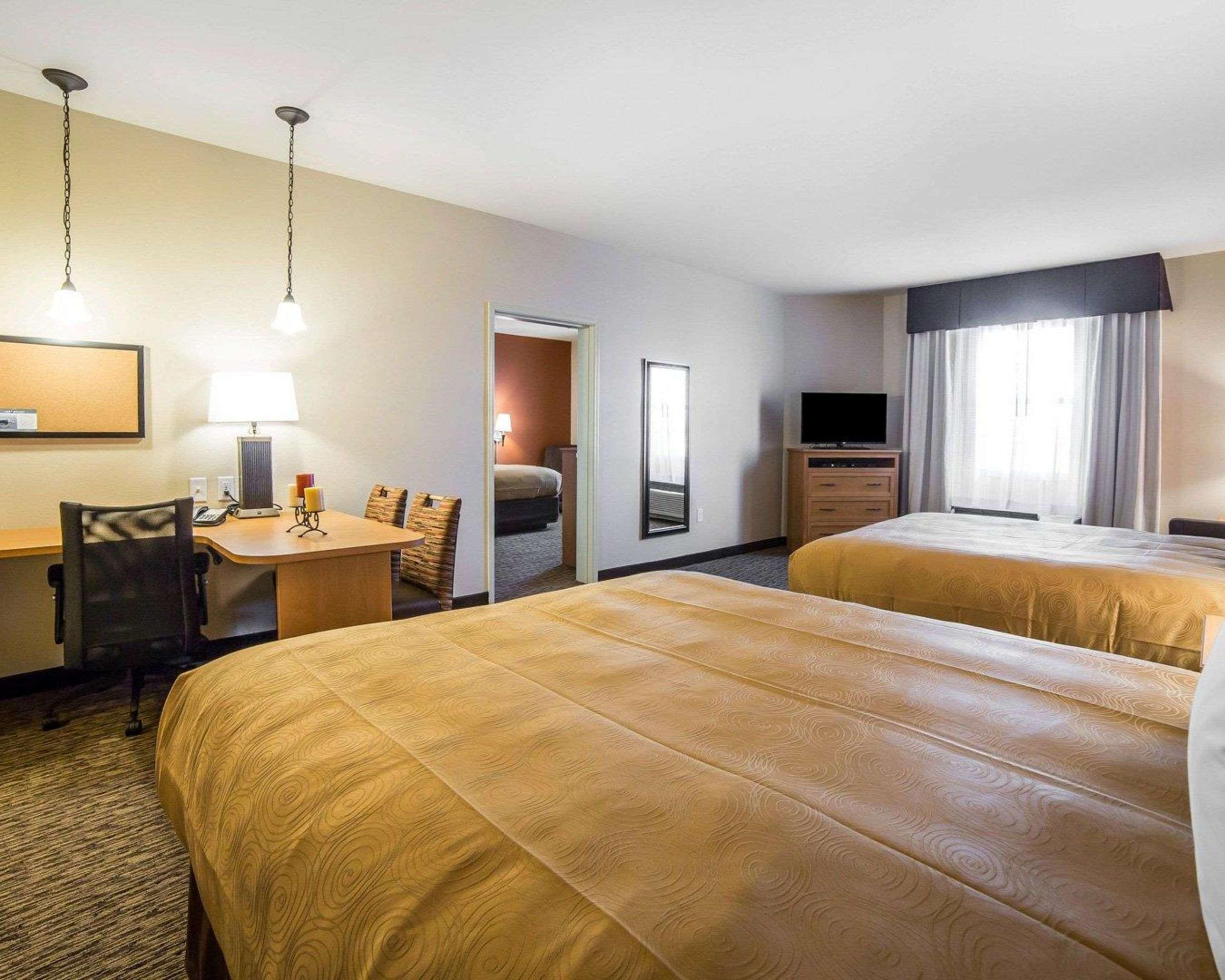 Mainstay Suites Sidney - Medical Center Buitenkant foto