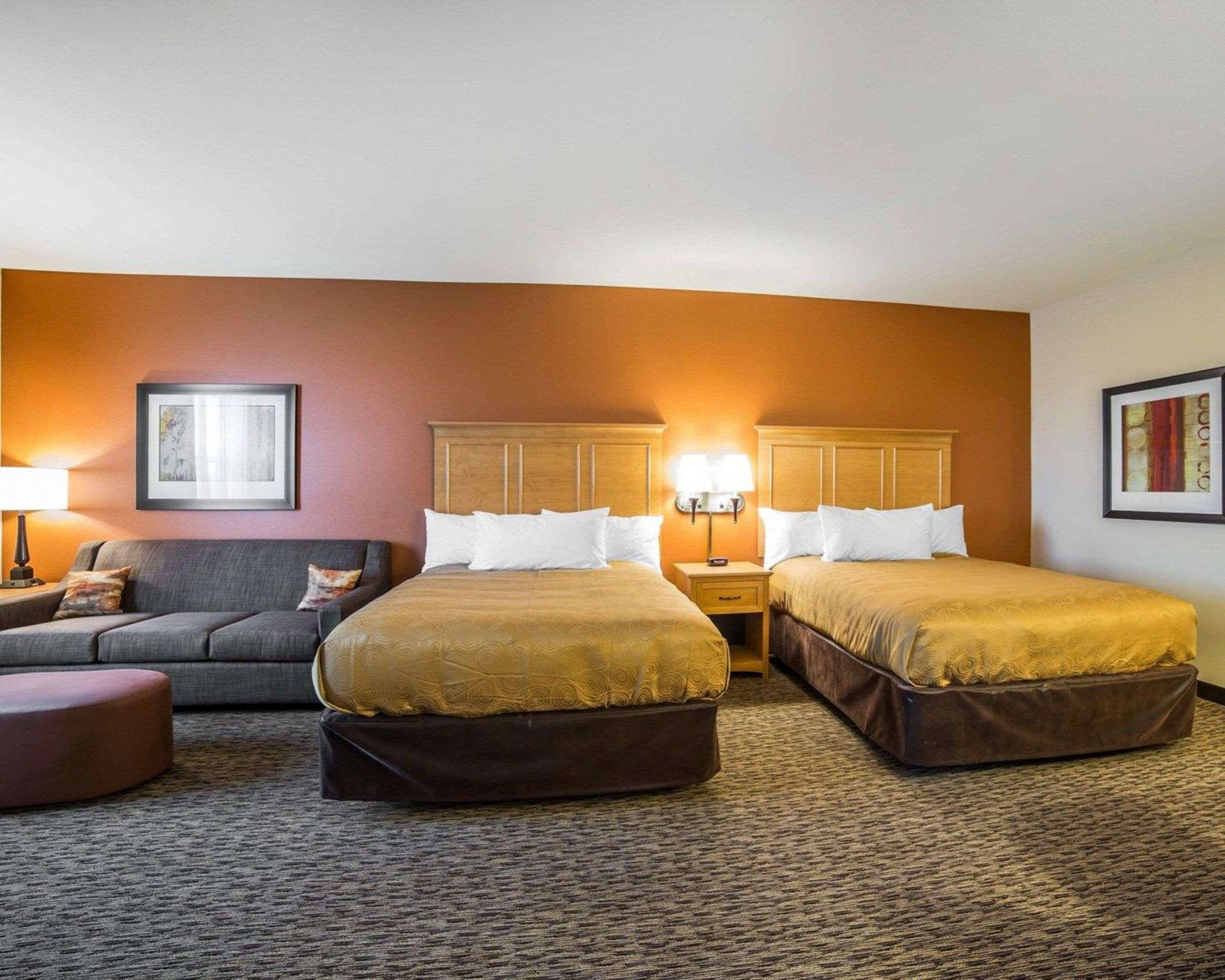 Mainstay Suites Sidney - Medical Center Buitenkant foto