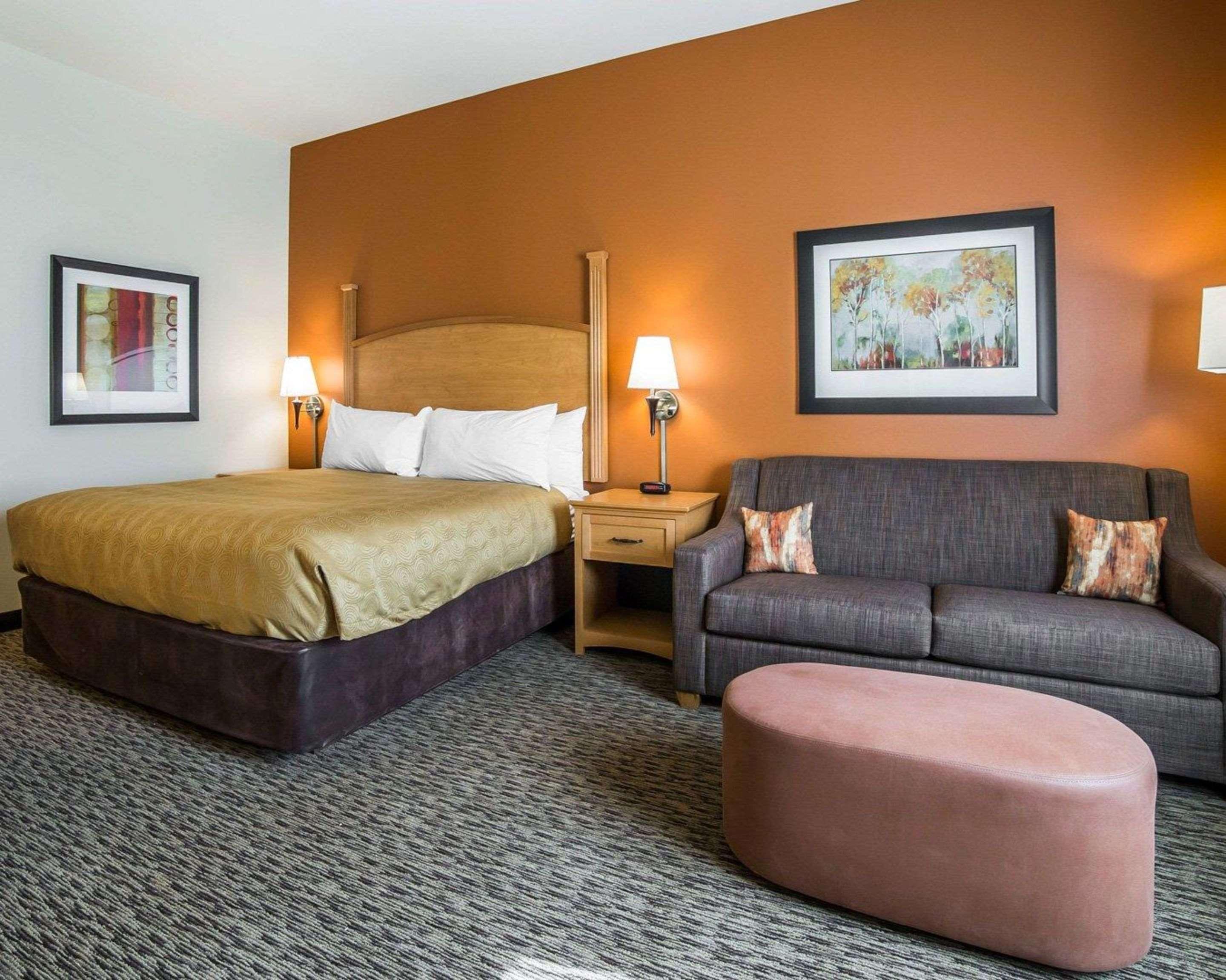Mainstay Suites Sidney - Medical Center Buitenkant foto