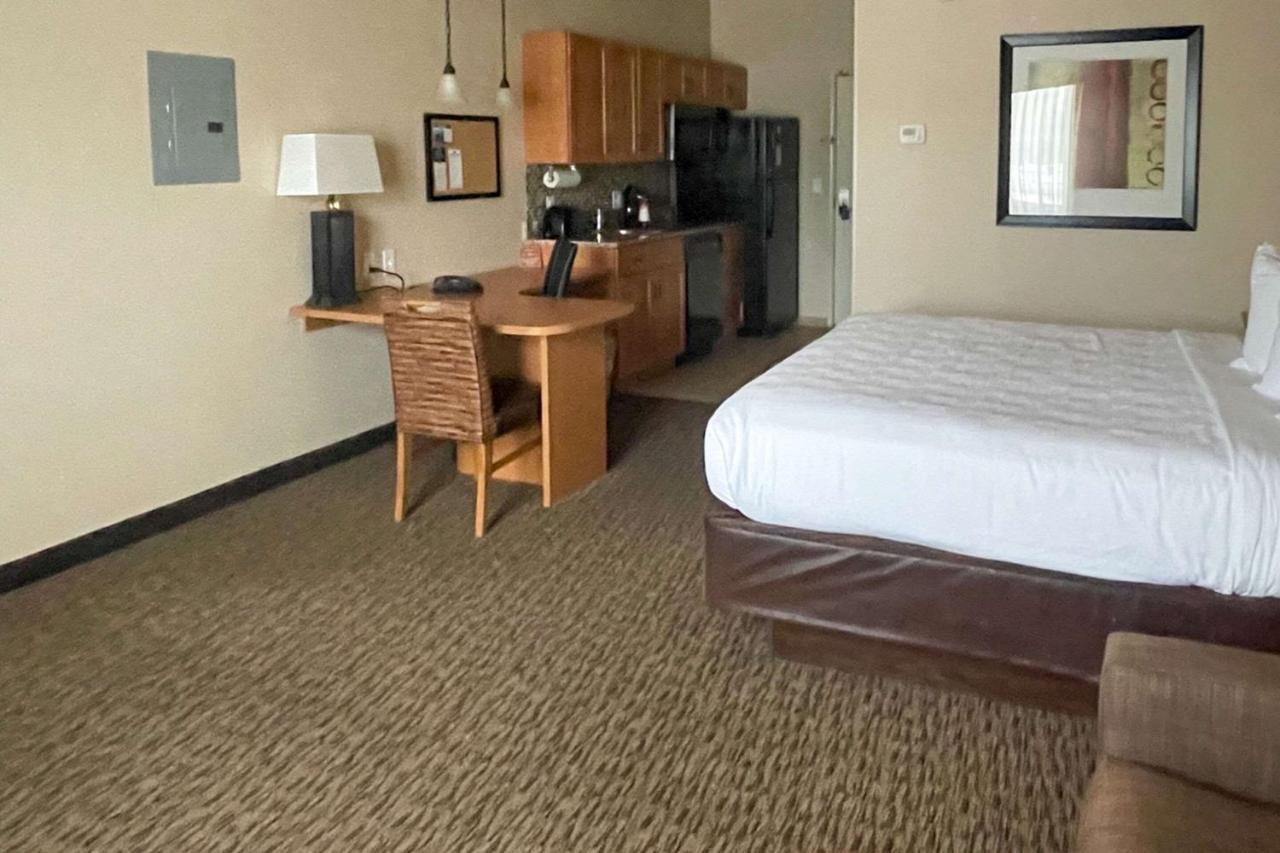 Mainstay Suites Sidney - Medical Center Buitenkant foto