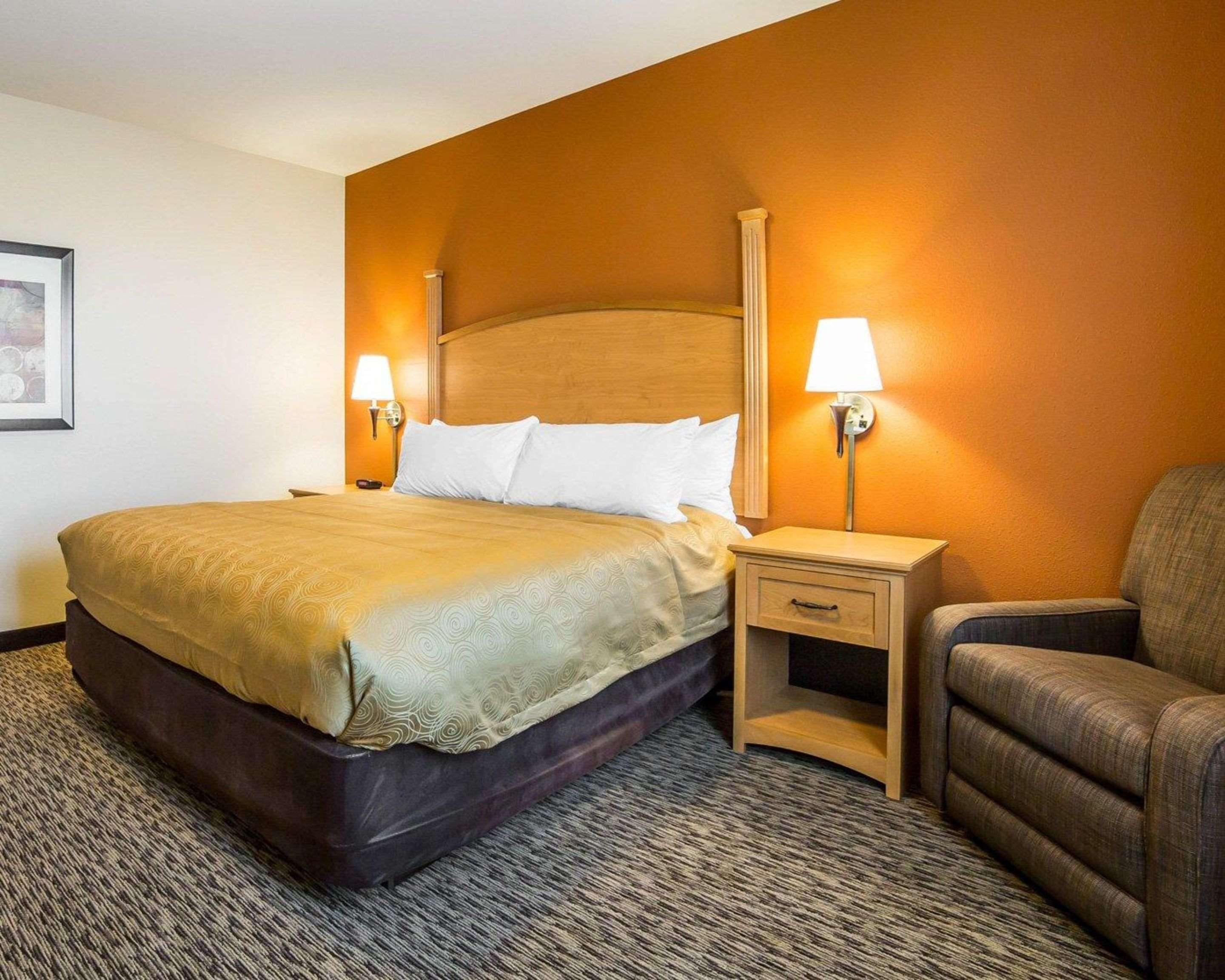 Mainstay Suites Sidney - Medical Center Buitenkant foto
